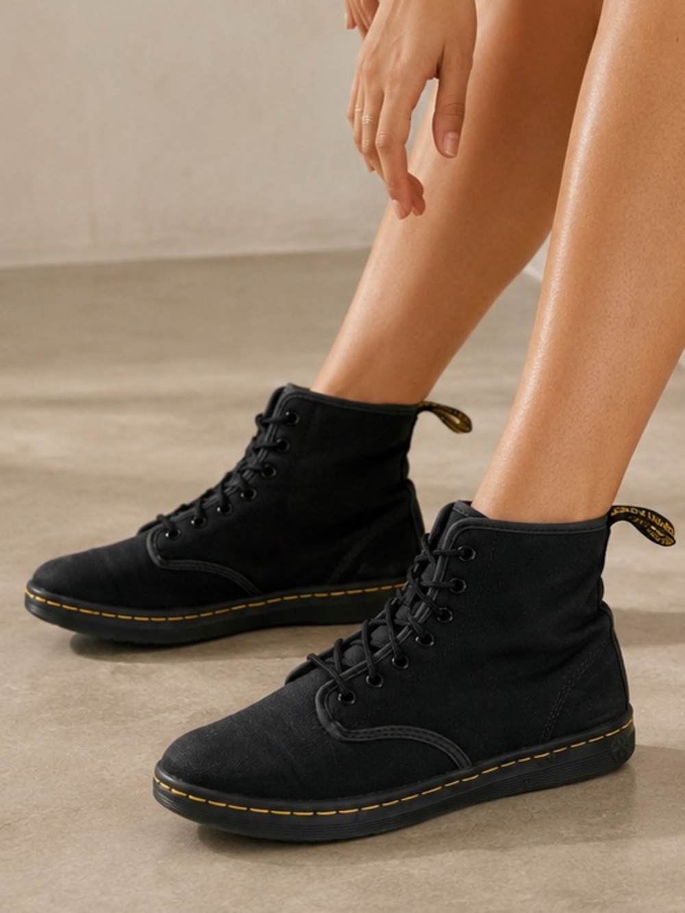 Dr. Martens Shoreditch Black Canvas High Top Women’s Lace-Up Sneakers size 7